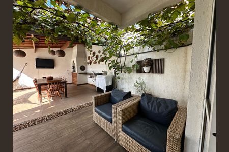 Casa de condomínio à venda com 254m², 4 quartos e 11 vagas Casa de condomínio à venda com 254m², 4 quartos e 11 vagasVaranda gourmet