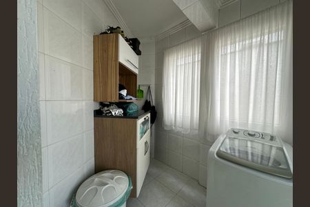 Casa de condomínio à venda com 254m², 4 quartos e 11 vagas Casa de condomínio à venda com 254m², 4 quartos e 11 vagasÁrea de Serviço