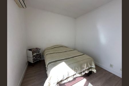 Casa de condomínio à venda com 254m², 4 quartos e 11 vagas Casa de condomínio à venda com 254m², 4 quartos e 11 vagasQuarto 2