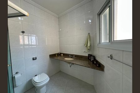 Banheiro da Suíte 1 de casa de condomínio à venda com 4 quartos, 254m² em Alphaville, Santana de Parnaíba