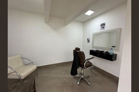 Casa de condomínio à venda com 254m², 4 quartos e 11 vagas Casa de condomínio à venda com 254m², 4 quartos e 11 vagasÁrea comum