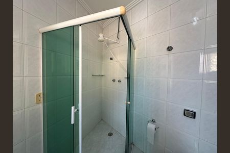 Casa de condomínio à venda com 254m², 4 quartos e 11 vagas Casa de condomínio à venda com 254m², 4 quartos e 11 vagasBanheiro da Suíte 1
