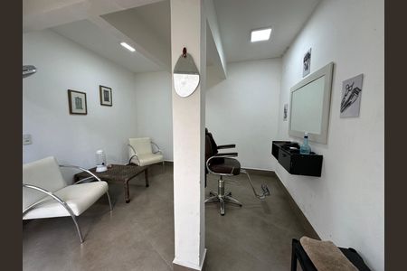Casa de condomínio à venda com 254m², 4 quartos e 11 vagas Casa de condomínio à venda com 254m², 4 quartos e 11 vagasÁrea comum