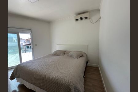 Casa de condomínio à venda com 254m², 4 quartos e 11 vagas Casa de condomínio à venda com 254m², 4 quartos e 11 vagasSuíte 2