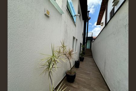 Casa de condomínio à venda com 254m², 4 quartos e 11 vagas Casa de condomínio à venda com 254m², 4 quartos e 11 vagasQuintal
