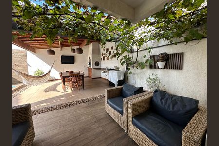 Casa de condomínio à venda com 254m², 4 quartos e 11 vagas Casa de condomínio à venda com 254m², 4 quartos e 11 vagasVaranda gourmet