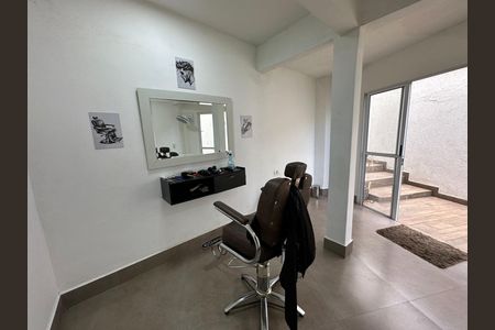 Casa de condomínio à venda com 254m², 4 quartos e 11 vagas Casa de condomínio à venda com 254m², 4 quartos e 11 vagasÁrea comum