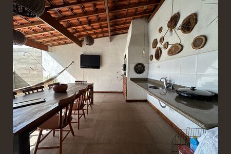Casa de condomínio à venda com 254m², 4 quartos e 11 vagas Casa de condomínio à venda com 254m², 4 quartos e 11 vagasVaranda gourmet