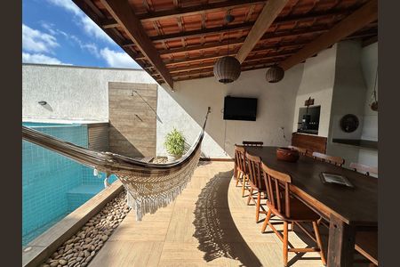 Casa de condomínio à venda com 254m², 4 quartos e 11 vagas Casa de condomínio à venda com 254m², 4 quartos e 11 vagasVaranda gourmet