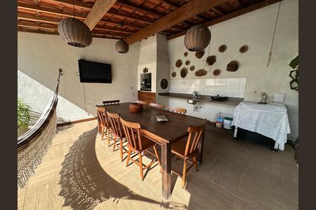 Casa de condomínio à venda com 254m², 4 quartos e 11 vagas Casa de condomínio à venda com 254m², 4 quartos e 11 vagasVaranda gourmet