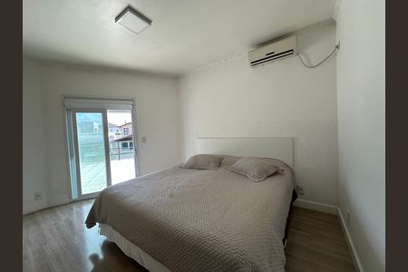 Casa de condomínio à venda com 254m², 4 quartos e 11 vagas Casa de condomínio à venda com 254m², 4 quartos e 11 vagasSuíte 2