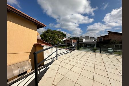 Casa de condomínio à venda com 254m², 4 quartos e 11 vagas Casa de condomínio à venda com 254m², 4 quartos e 11 vagasVaranda