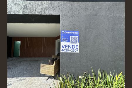 Casa de condomínio à venda com 254m², 4 quartos e 11 vagas Casa de condomínio à venda com 254m², 4 quartos e 11 vagasFachada