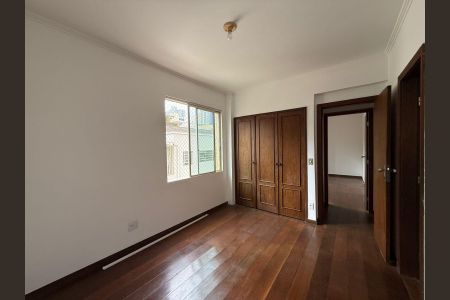 Apartamento à venda com 119m², 3 quartos e 2 vagas Apartamento à venda com 119m², 3 quartos e 2 vagasQuarto Suíte