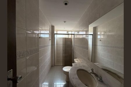 Apartamento à venda com 119m², 3 quartos e 2 vagas Apartamento à venda com 119m², 3 quartos e 2 vagasBanheiro Social