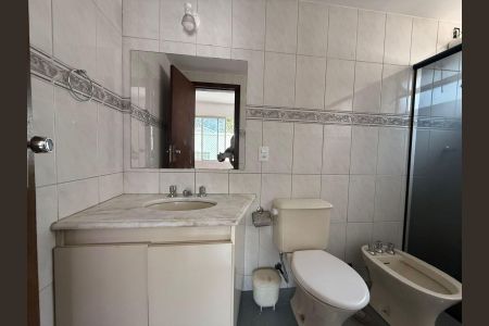 Apartamento à venda com 119m², 3 quartos e 2 vagas Apartamento à venda com 119m², 3 quartos e 2 vagasBanheiro Suíte