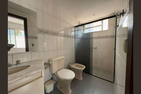 Apartamento à venda com 119m², 3 quartos e 2 vagas Apartamento à venda com 119m², 3 quartos e 2 vagasBanheiro da Suíte