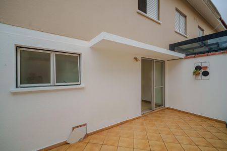 Casa de condomínio para alugar com 101m², 2 quartos e 2 vagas Casa de condomínio para alugar com 101m², 2 quartos e 2 vagasQuintal