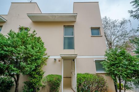 Casa de condomínio para alugar com 101m², 2 quartos e 2 vagas Casa de condomínio para alugar com 101m², 2 quartos e 2 vagasFachada