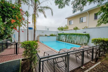 Casa de condomínio para alugar com 101m², 2 quartos e 2 vagas Casa de condomínio para alugar com 101m², 2 quartos e 2 vagasÁrea comum - Piscina