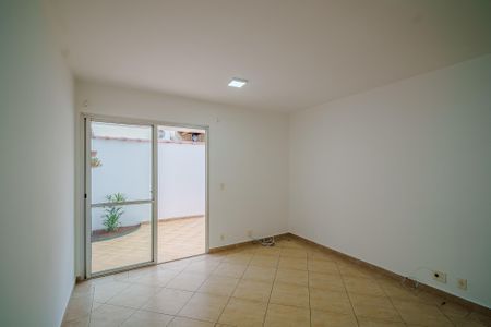 Casa de condomínio para alugar com 101m², 2 quartos e 2 vagas Casa de condomínio para alugar com 101m², 2 quartos e 2 vagasSala
