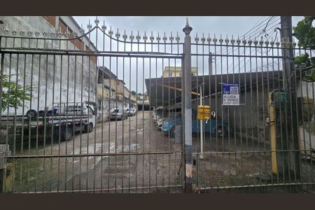 Casa à venda com 800m², 3 quartos e 41 vagas Casa à venda com 800m², 3 quartos e 41 vagasFachada + placa