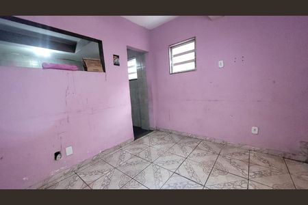 Sala de casa para alugar com 2 quartos, 200m² em Honório Gurgel, Rio de Janeiro
