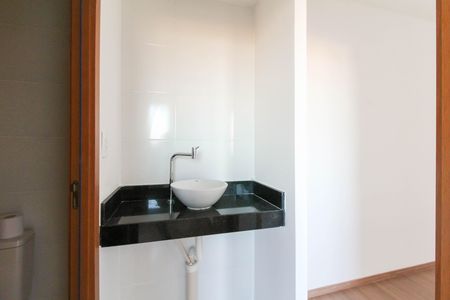 Apartamento à venda com 56m², 2 quartos e 1 vaga Apartamento à venda com 56m², 2 quartos e 1 vagaBanheiro