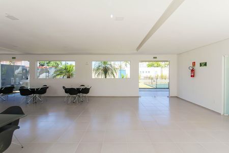 Apartamento à venda com 56m², 2 quartos e 1 vaga Apartamento à venda com 56m², 2 quartos e 1 vagaÁrea comum - Salão de festas