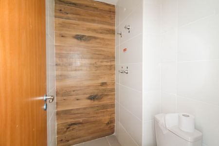 Apartamento à venda com 56m², 2 quartos e 1 vaga Apartamento à venda com 56m², 2 quartos e 1 vagaBanheiro