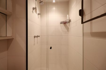Apartamento para alugar com 55m², 2 quartos e 1 vaga Apartamento para alugar com 55m², 2 quartos e 1 vagaBanheiro da Suíte