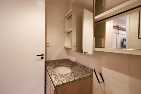 Apartamento para alugar com 55m², 2 quartos e 1 vaga Apartamento para alugar com 55m², 2 quartos e 1 vagaBanheiro da Suíte