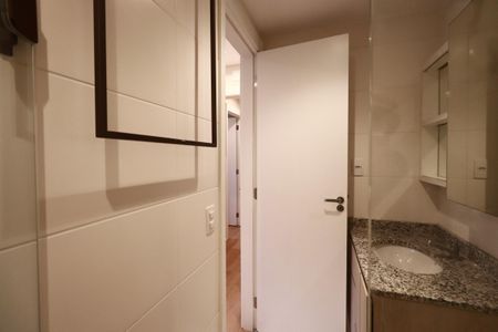 Apartamento para alugar com 55m², 2 quartos e 1 vaga Apartamento para alugar com 55m², 2 quartos e 1 vagaBanheiro da Suíte
