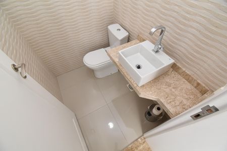 Casa de condomínio à venda com 354m², 4 quartos e 2 vagasLavabo