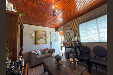 Casa à venda com 150m², 2 quartos e 5 vagas