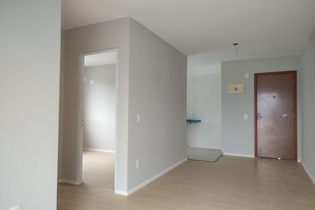 Sala de apartamento para alugar com 2 quartos, 51m² em Taquara, Rio de Janeiro