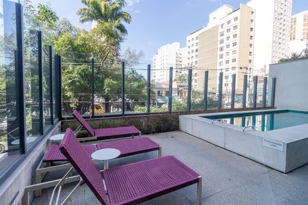 Apartamento para alugar com 28m², 1 quarto e sem vaga Apartamento para alugar com 28m², 1 quarto e sem vagaÁrea Comum - Piscina