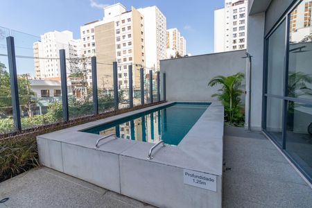 Apartamento para alugar com 28m², 1 quarto e sem vaga Apartamento para alugar com 28m², 1 quarto e sem vagaÁrea Comum - Piscina