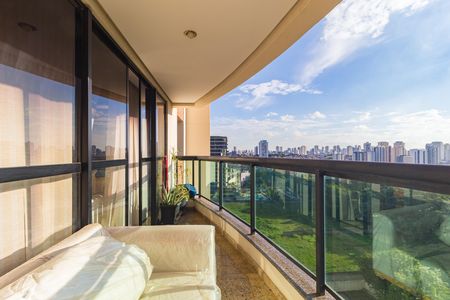 Apartamento à venda com 106m², 3 quartos e 3 vagasVaranda