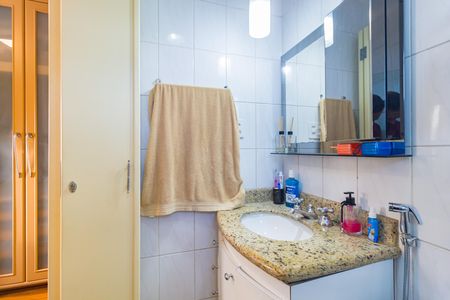 Apartamento à venda com 106m², 3 quartos e 3 vagasBanheiro - Suíte