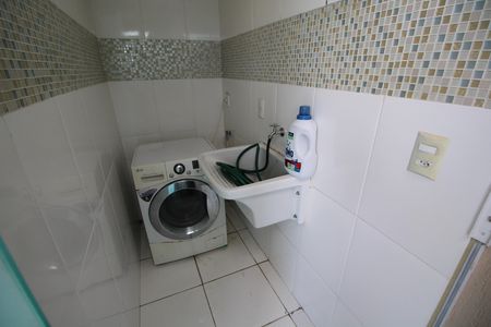 Apartamento à venda com 100m², 2 quartos e 1 vagaÁrea de Serviço