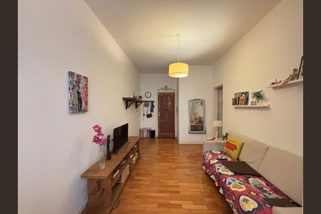 Apartamento à venda com 69m², 2 quartos e sem vaga Apartamento à venda com 69m², 2 quartos e sem vagaSala