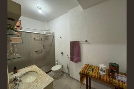 Apartamento à venda com 69m², 2 quartos e sem vaga Apartamento à venda com 69m², 2 quartos e sem vagaBanheiro social