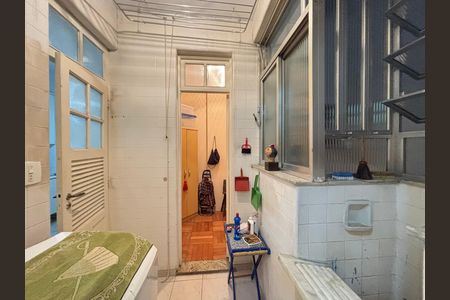 Apartamento à venda com 69m², 2 quartos e sem vaga Apartamento à venda com 69m², 2 quartos e sem vagaÁrea de serviço