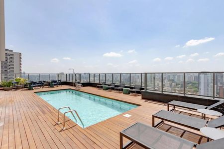 Studio para alugar com 27m², 1 quarto e sem vaga Studio para alugar com 27m², 1 quarto e sem vagaÁrea comum - Piscina