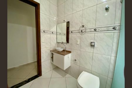 Casa para alugar com 250m², 3 quartos e 2 vagas Casa para alugar com 250m², 3 quartos e 2 vagasBanheiro 2