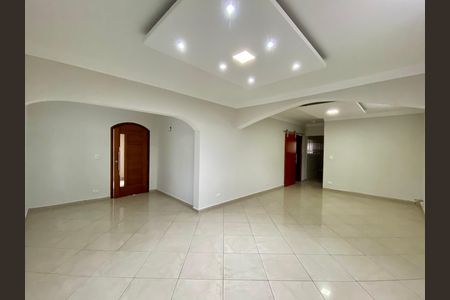 Casa para alugar com 250m², 3 quartos e 2 vagas