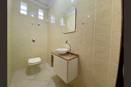 Casa para alugar com 250m², 3 quartos e 2 vagas Casa para alugar com 250m², 3 quartos e 2 vagasBanheiro 1