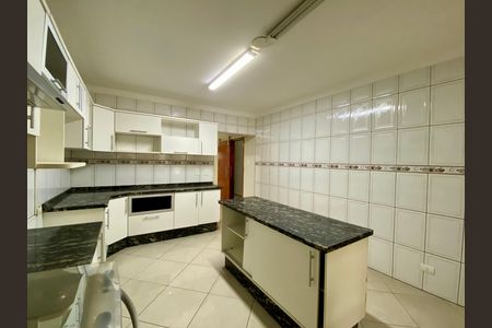 Casa para alugar com 250m², 3 quartos e 2 vagas Casa para alugar com 250m², 3 quartos e 2 vagasCozinha