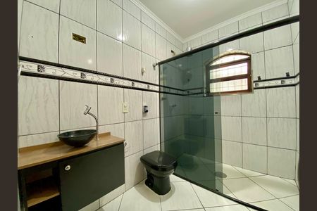 Casa para alugar com 250m², 3 quartos e 2 vagas Casa para alugar com 250m², 3 quartos e 2 vagasBanheiro 3